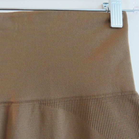 SET ACTIVE Sculptflex Yoga Activewear Leggings in Sand - Size M - Picture 4 of 11